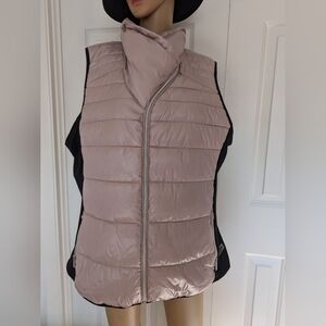 Calvin Klein Performance Women’s Puffer Pink & Black Zip Up Vest Size 2XL.